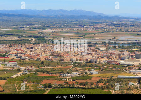 Amposta Stadt Blick von Montsianell Peak, in Terres de l'Ebre in Katalonien, Spanien Stockfoto