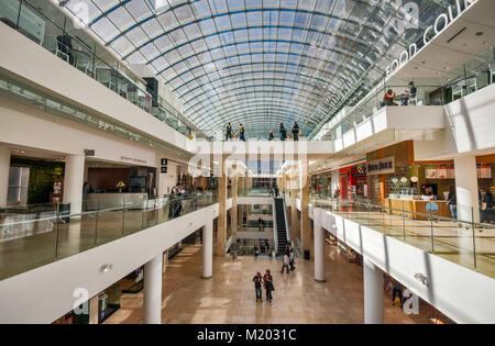 Innenraum der Core Shopping Center, das Einkaufszentrum in der Innenstadt von Calgary, Alberta, Kanada Stockfoto