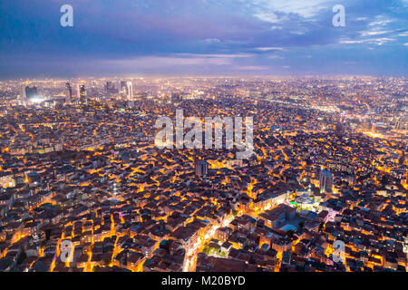 Istanbul Ansicht aus der Luft zeigt uns erstaunliche twilight Szene Stockfoto