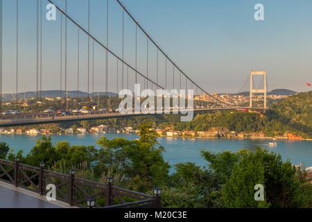 Fatih Sultan Mehmet Brücke über den Bosporus Stockfoto