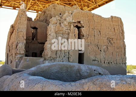 Casa Grande Ruins in der Sonoran Wüste von Arizona, ist unheimlich schön, Erfassung der Phantasie, wie man wandert dieser National Park Stockfoto