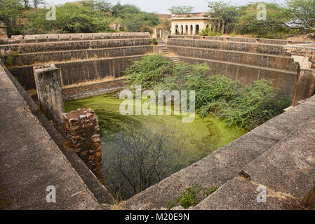 Alte stepwell am Taragarh Fort, Bundi, Rajasthan, Indien Stockfoto