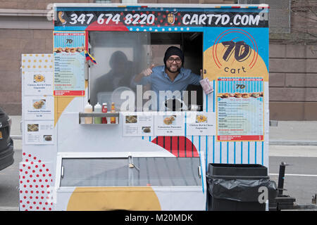 7D Warenkorb, ein Lebensmittel Warenkorb Verkauf venezolanischen Essen und spezialisiert auf arepas. Am Astor Place im East Village, New York City. Essen Warenkorb, mobile, Stockfoto