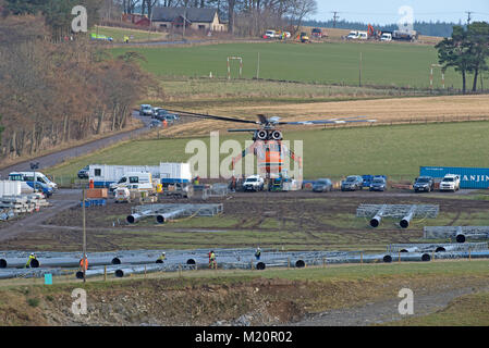 Eine sikorsky Erickson Luft Kran geliefert - in Schottland einen Pylon line Projekt für SSE (Scottish & Southern Energy in der Nähe von Keith in Morayshire abzuschließen. Stockfoto