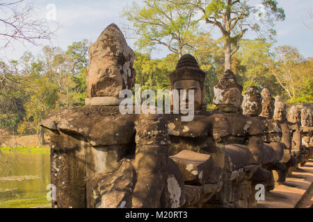 Tor Hüter, Steinskulpturen in Angkor Wat, Kambodscha - Stockfoto