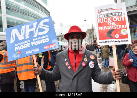 Gower Street, London, UK. 3. Februar 2018. Der NHS in der Krise - Korrigieren, protestmarsch Für den NHS durch das Zentrum von London. Quelle: Matthew Chattle/Alamy leben Nachrichten Stockfoto