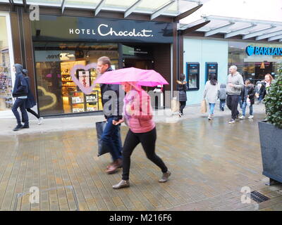 Maidstone, Kent, Großbritannien. 3 Feb, 2018. UK Wetter: einer kalten und nassen Tag mit anhaltenden Regen. Fremlin entfernt. Credit: James Bell/Alamy leben Nachrichten Stockfoto