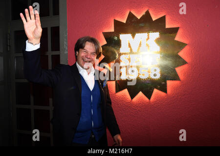 München, Deutschland. 2 Feb, 2018. Gastronom Michael Kaefer Posen für Fotos an seinem 60. Geburtstag party im Postpalast in München, Deutschland, am 2. Februar 2018. Credit: Felix Hörhager/dpa/Alamy leben Nachrichten Stockfoto