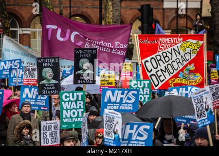 London, Großbritannien. 3. Februar, 2018. Tausende März durch London in bundesweiten Protest zu 'Fonds der NHS', unter Androhung von Kürzungen und Privatisierung durch die Regierung. David Rowe/Alamy Leben Nachrichten. Stockfoto