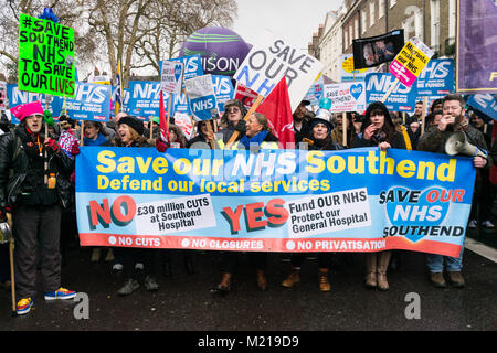 Demonstranten nehmen Sie Teil in einem Notfall NHS "Fix It Now" protestieren, forderten ein Ende der Finanzierungskrise im Gesundheitswesen Credit: Raymond Tang/Alamy leben Nachrichten Stockfoto
