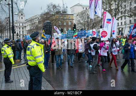 London, Großbritannien. 3. Februar 2018. NHS in der Krise: Jetzt beheben! Tag des Protestes, März und Rallye. Organisiert von der Völker Montage und Heide Kampagnen zusammen. Quelle: Steve Bell/Alamy Leben Nachrichten. Stockfoto