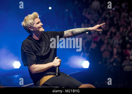 Manchester, Großbritannien. 2. Februar 2018. Lead Sänger und Keyboarder Danny O'Donoghue, Lead Gitarrist Mark Sheehan und Drummer Glen macht der das Skript in der Manchester Arena 03/02/2018 durchführen Stockfoto