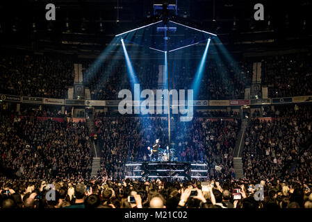 Manchester, Großbritannien. 2. Februar 2018. Lead Sänger und Keyboarder Danny O'Donoghue, Lead Gitarrist Mark Sheehan und Drummer Glen macht der das Skript in der Manchester Arena 03/02/2018 durchführen Stockfoto