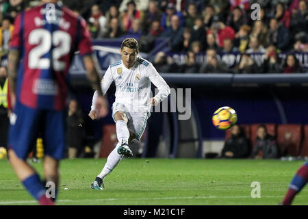 Valencia, Spanien. 03 Feb, 2018. CRISTIANO RONALDO während der spanischen La Liga Match zwischen Levante UD vs Real Madrid im Ciutat de Valencia Stadion am 3. Februar 2018. Credit: Gtres Información más Comuniación auf Linie, S.L./Alamy leben Nachrichten Stockfoto