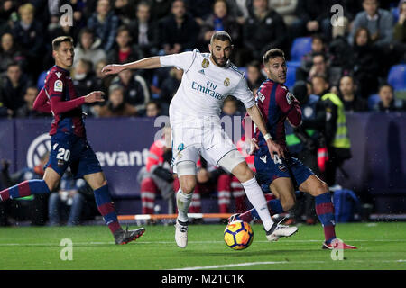 Valencia, Spanien. 03 Feb, 2018. KARIM BENZEMA während der spanischen La Liga Match zwischen Levante UD vs Real Madrid im Ciutat de Valencia Stadion am 3. Februar 2018. Credit: Gtres Información más Comuniación auf Linie, S.L./Alamy leben Nachrichten Stockfoto