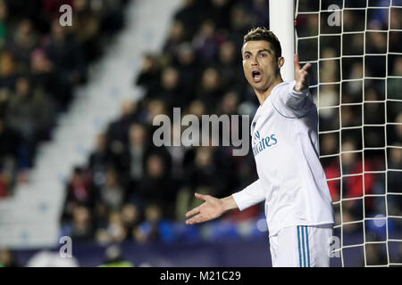 Valencia, Spanien. 03 Feb, 2018. CRISTIANO RONALDO reagiert während der spanischen La Liga Match zwischen Levante UD vs Real Madrid im Ciutat de Valencia Stadion am 3. Februar 2018. Credit: Gtres Información más Comuniación auf Linie, S.L./Alamy leben Nachrichten Stockfoto