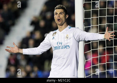 Valencia, Spanien. 03 Feb, 2018. CRISTIANO RONALDO reagiert während der spanischen La Liga Match zwischen Levante UD vs Real Madrid im Ciutat de Valencia Stadion am 3. Februar 2018. Credit: Gtres Información más Comuniación auf Linie, S.L./Alamy leben Nachrichten Stockfoto