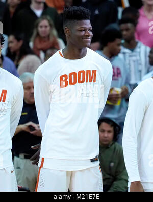 Feb 3, 2018. Mohamed Bamba #4 der Texas Longhorns in Aktion die Oklahoma Sooners am Frank Erwin Center in Austin Texas vs. Texas Niederlagen Oklahoma 79-74. Robert Backman/Cal Sport Media. Credit: Cal Sport Media/Alamy leben Nachrichten Stockfoto