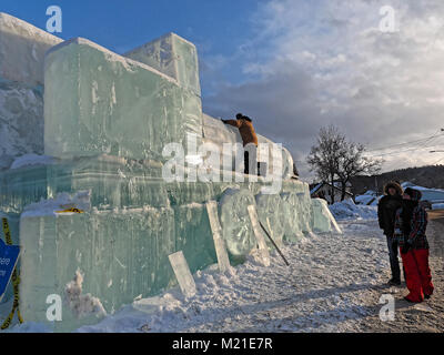 Saint-Come, Kanada 2/3/2018. Die kleine Stadt Saint-Come, in der Lanaudiere Region Quebec gelegen halten Ihre beliebten Ice Carving festival Credit: Richard prudhomme/Alamy leben Nachrichten Stockfoto
