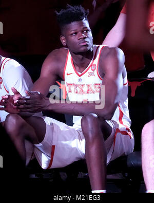 Feb 3, 2018. Mohamed Bamba #4 der Texas Longhorns in Aktion die Oklahoma Sooners am Frank Erwin Center in Austin Texas vs. Texas Niederlagen Oklahoma 79-74. Robert Backman/Cal Sport Media. Credit: Cal Sport Media/Alamy leben Nachrichten Stockfoto