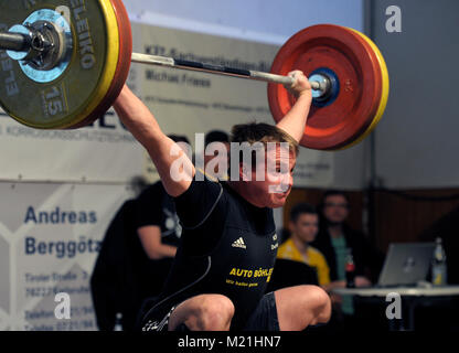 Durlach, Deutschland. 03 Feb, 2018. Yannik Staudt (durlach). GES/Gewichtheben/KSV Durlach - KSC 07 Schifferstadt, 03.02.2018 ------ | Nutzung der weltweiten Kredit: dpa/Alamy leben Nachrichten Stockfoto