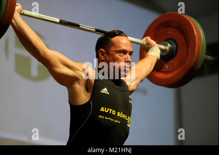 Durlach, Deutschland. 03 Feb, 2018. Tino Platzer (durlach). GES/Gewichtheben/KSV Durlach - KSC 07 Schifferstadt, 03.02.2018 ------ | Nutzung der weltweiten Kredit: dpa/Alamy leben Nachrichten Stockfoto