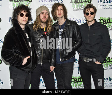 Philadelphia, PA, USA. 27. Januar, 2018. Englische Alternative Rock Band der Struts Stellen bei Radio 104,5 ist Winter Jawn auf WDR Live! Stockfoto