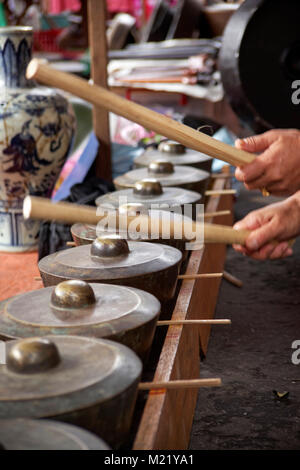 Traditionelle asiatische Musik von Kota Kinabalu, Borneo, Malaysia Stockfoto