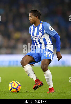 Brighton & Hove Albion Jose Izquierdo in Aktion während der Premier League Match an der AMEX Stadion, Brighton. PRESS ASSOCIATION Foto. Bild Datum: Samstag, Februar 3, 2018. Siehe PA-Geschichte Fußball Brighton. Photo Credit: Steven Paston/PA-Kabel. Einschränkungen: EDITORIAL NUR VERWENDEN Keine Verwendung mit nicht autorisierten Audio-, Video-, Daten-, Spielpläne, Verein/liga Logos oder "live" Dienstleistungen. On-line-in-Verwendung auf 75 Bilder beschränkt, kein Video-Emulation. Keine Verwendung in Wetten, Spiele oder einzelne Verein/Liga/player Publikationen. Stockfoto