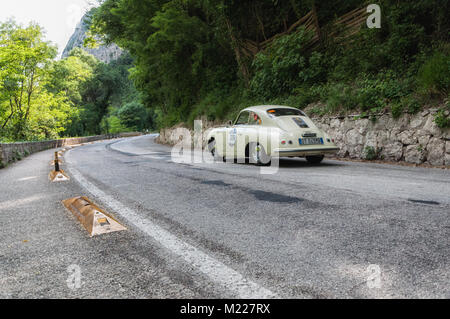 PORSCHE 356 PRE A 1954 auf einem alten Rennwagen Rallye Mille Miglia 2017 die berühmte italienische historische Rennen 1927-1957 Stockfoto