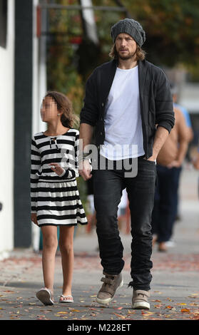 Gabriel Aubry und seine Tochter Nahla Aubry gehen gemeinsam zum Mittagessen mit: Gabriel Aubry, Nahla Aubry Wo: Los Angeles, Kalifornien, Vereinigte Staaten, wenn: 04 Jan 2018 Credit: WENN.com Stockfoto