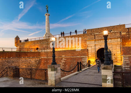 Die Festung Kalemegdan und Victor das Denkmal in Abend Farben Stockfoto