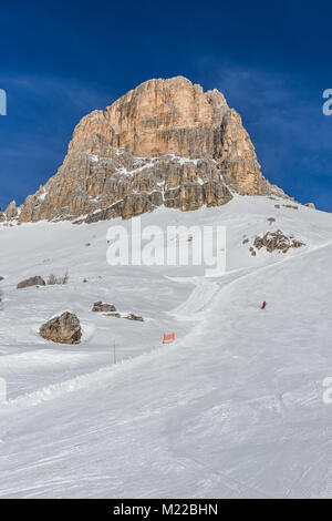 Averau, der höchste Gipfel des Nuvolau Gruppe der Dolomiten in der Nähe von Cortina d'Ampezzo Stockfoto