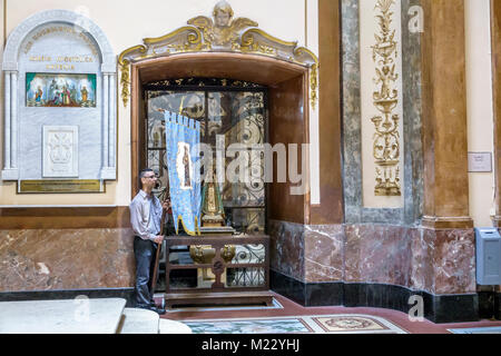 Buenos Aires Argentinien,Plaza de Mayo zentraler Platz,Catedral Metropolitana de Buenos Aires neoklassizistische katholische Kathedrale,innen,Seitenaltar, Stockfoto