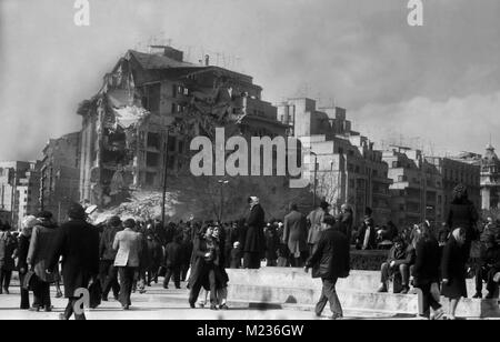 Apartment Gebäude durch die tödliche Erdbeben in Bukarest, Rumänien, März 1977 beschädigt Stockfoto