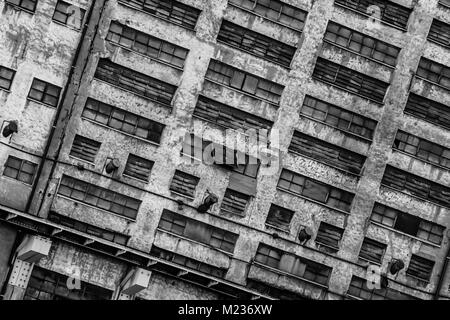 Werft Danzig, Polen. Retro Style schwarz und weiß. Krane, alte Werft Gebäude, Rusty Strukturen. Stockfoto