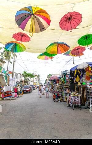 Straßenszene in Bucerias, Nayarit, Mexiko. Stockfoto