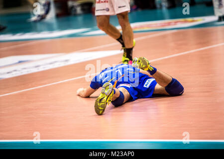 Monza, Italien. 04 Feb, 2018. Fabio Balaso während der A1 Match zwischen Gi Group Monza und Kioene Padova am 04. Februar in Monza, Italien. Endergebnis ist 3-1 für Gi Group Monza Credit: Mairo Cinquetti/Pacific Press/Alamy leben Nachrichten Stockfoto