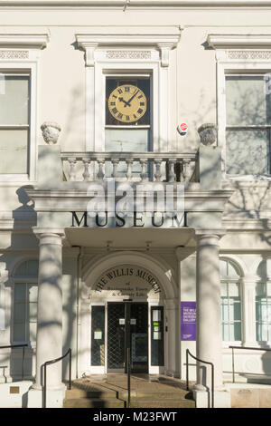 Das alte Rathaus, heute die Willis Museum, in Basingstoke, Hampshire, Großbritannien Stockfoto