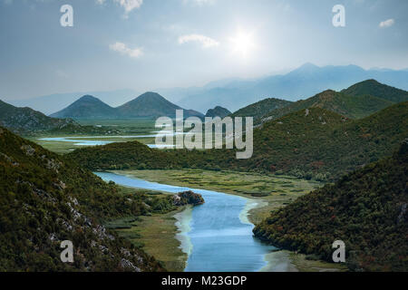 Montenegro Skutarisee Linien Blau Grün Berg Sonnenlicht Stockfoto