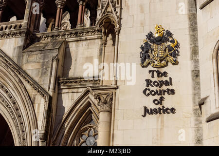 Die Royal Courts of Justice auf Strang in London, England, Vereinigtes Königreich, Großbritannien Stockfoto