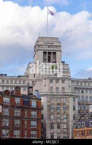 St. James's Park U-Bahn station Gebäude, 55 Broadway, dem ehemaligen Hauptsitz der London Underground Ltd, London, England, Vereinigtes Königreich, Großbritannien Stockfoto