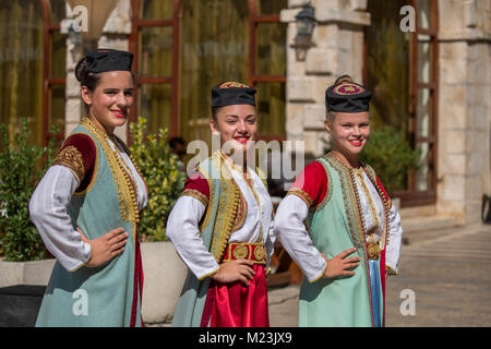 Volkstanz in Kotor Montenegro Stockfoto