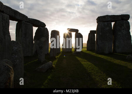 Der Steinkreis von Stonehenge in Wiltshire, England. Die antiken Monument stammt aus der Jungsteinzeit, etwa 5000 Jahre vor. Stockfoto