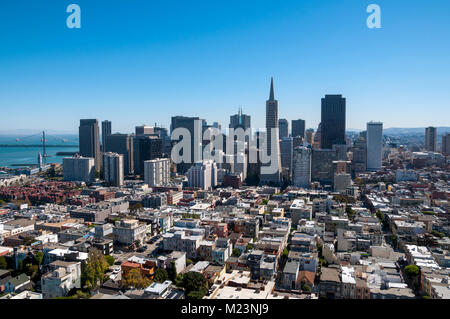 SAN FRANCISCO, Kalifornien - 9. SEPTEMBER 2015 - Blick auf den Financial District vom Coit Tower Stockfoto