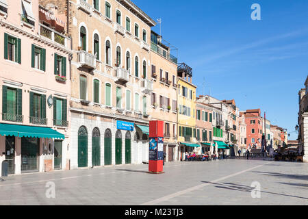 Via Giuseppe Garibaldi, Castello, Venedig, Venetien, Italien, eine Straße mit den Einheimischen populär, genießt weniger Touristen Stockfoto