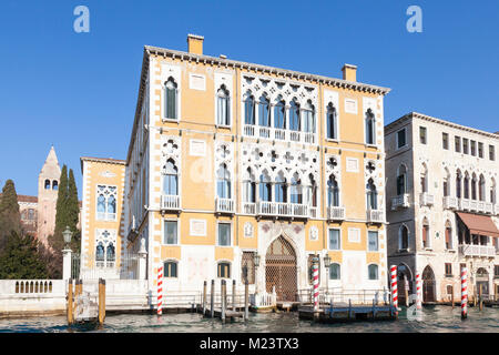 Palazzo Cavalli Franchetti, das Istituto Veneto di Regional, Lettere ed Arti, Canal Grande Venedig, Italien, Grand Canal, San Marco, Venedig, Italien mit P Stockfoto