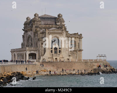 Constanta, Rumänien. 3. Februar, 2018. HMS DUncan und HMS Enterprise vom Vereinigten Königreich, von TCG Gaziantep und TCG AKÇAY aus der Türkei kam, stoppte für einen Tag im Hafen von Constanta. Paul Brummell CMG, der britische Botschafter in Rumänien, während seines Besuchs, dass Schwarze Meer" wird eine freie Meer bleiben' erklärt. Credit: Mihai Popa/Alamy leben Nachrichten Stockfoto