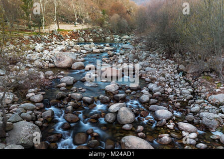 Garganta Jaranda. Landschaft in der Nähe von Jarandilla de la Vera, Caceres. Der Extremadura. Spanien. Stockfoto