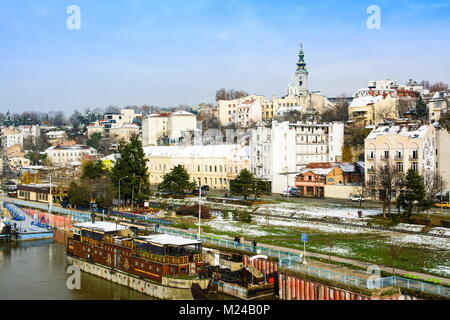 Belgrad, SERBIEN - Dezember 4, 2017: Winter Panorama vom Branko Brücke über die Sava in Belgrad Stockfoto